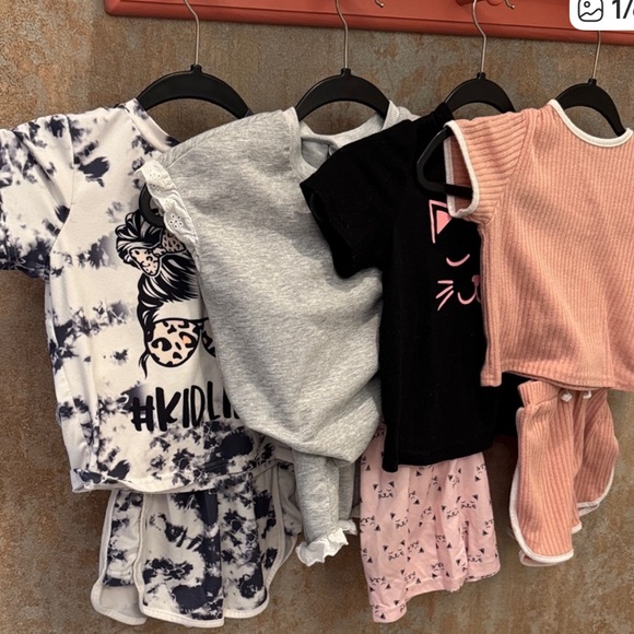 SHEIN Kids 4 T Sets - Black, Pink, Gray, White - Picture 7 of 7